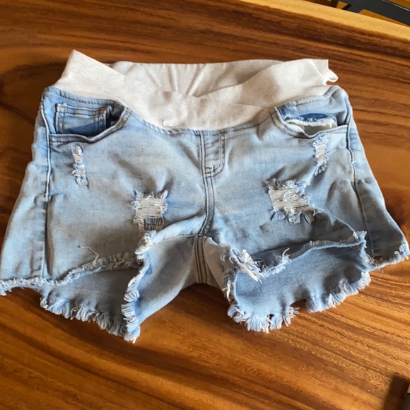 V VOCNI maternity denim shorts - Picture 3 of 3